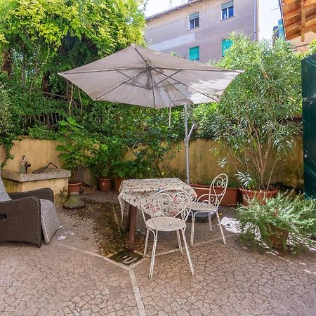 Pleasant Central Apartment With Garden Bologna Bagian luar foto