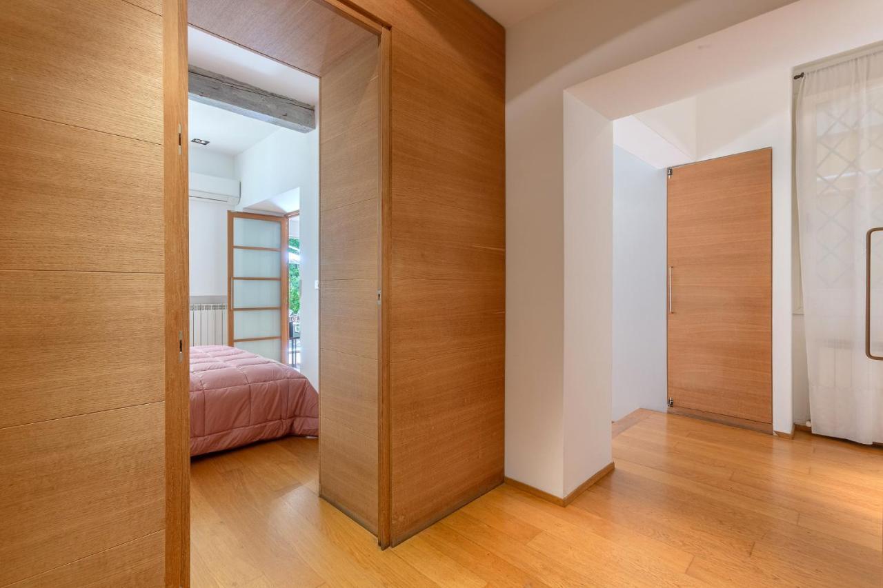 Pleasant Central Apartment With Garden Bologna Bagian luar foto