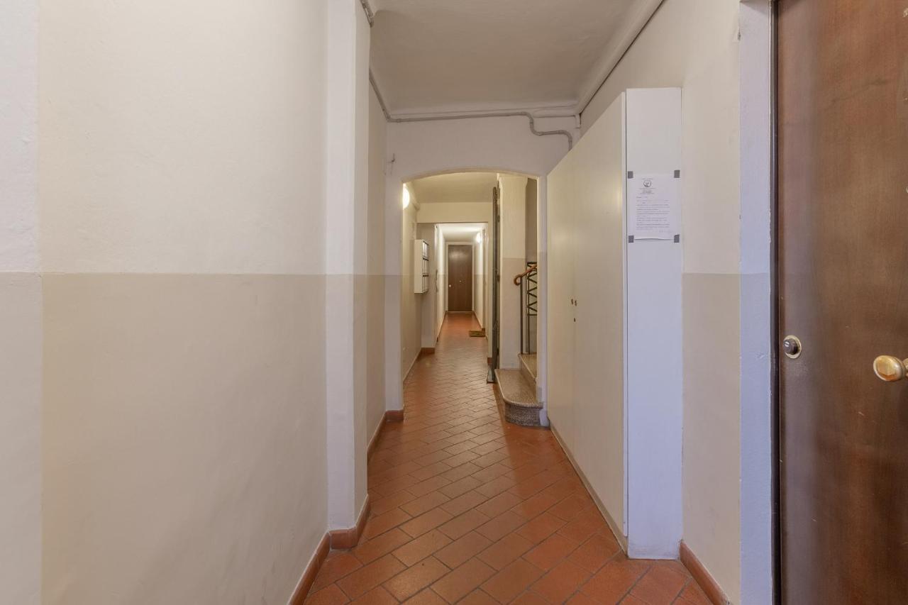 Pleasant Central Apartment With Garden Bologna Bagian luar foto