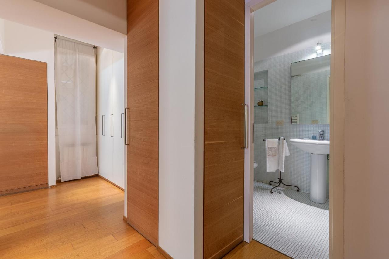 Pleasant Central Apartment With Garden Bologna Bagian luar foto