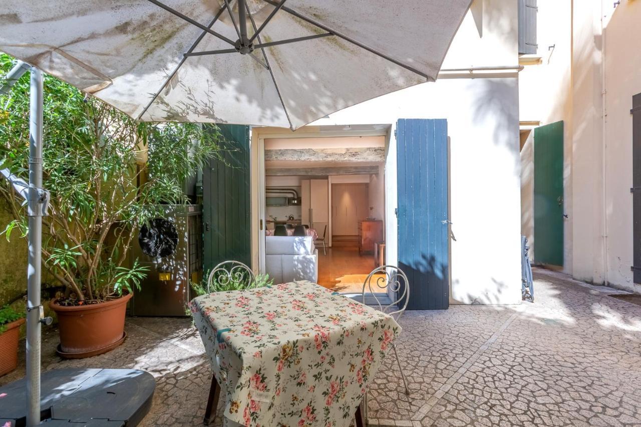 Pleasant Central Apartment With Garden Bologna Bagian luar foto